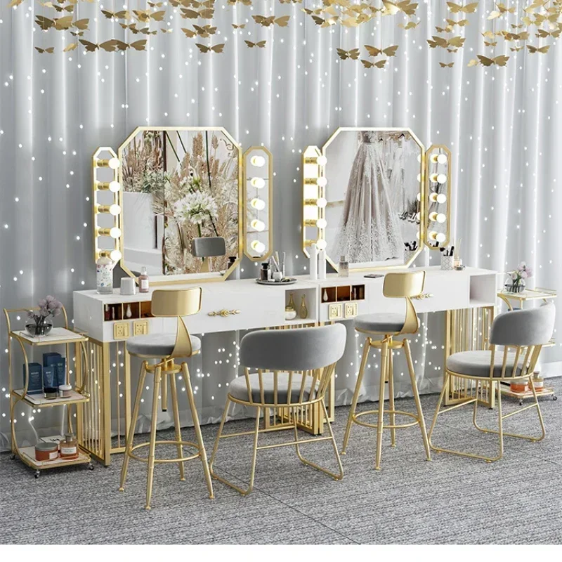 Beauty And Makeup Studio - 写真スタジオ ロックドレッサー メイクアップ ウェディング写真撮影 メイクアップテーブル ビューティーネイルトレーニングスタジオ