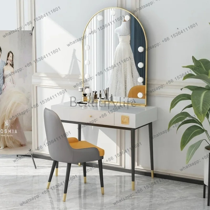 Beauty And Makeup Studio - シンプルなランプ付き鏡台、ウェディング写真撮影用プロ仕様メイクアップテーブル、美容サロンスタジオ用ドレッシングテーブル