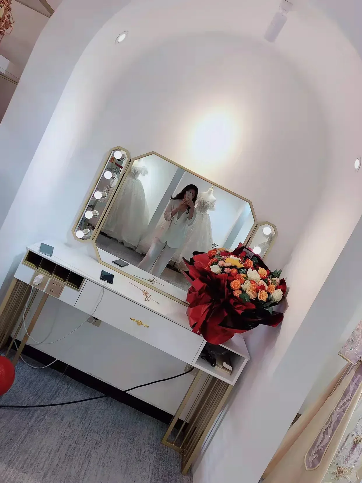 写真スタジオ ロックドレッサー メイクアップ ウェディング写 - Beauty And Makeup Studio のレビューと価格