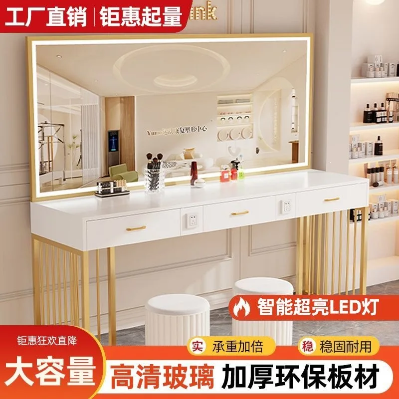 モダンなスタジオ用ドレッシングテーブル（ランプ付き）ブライダ - Beauty And Makeup Studio のレビューと価格
