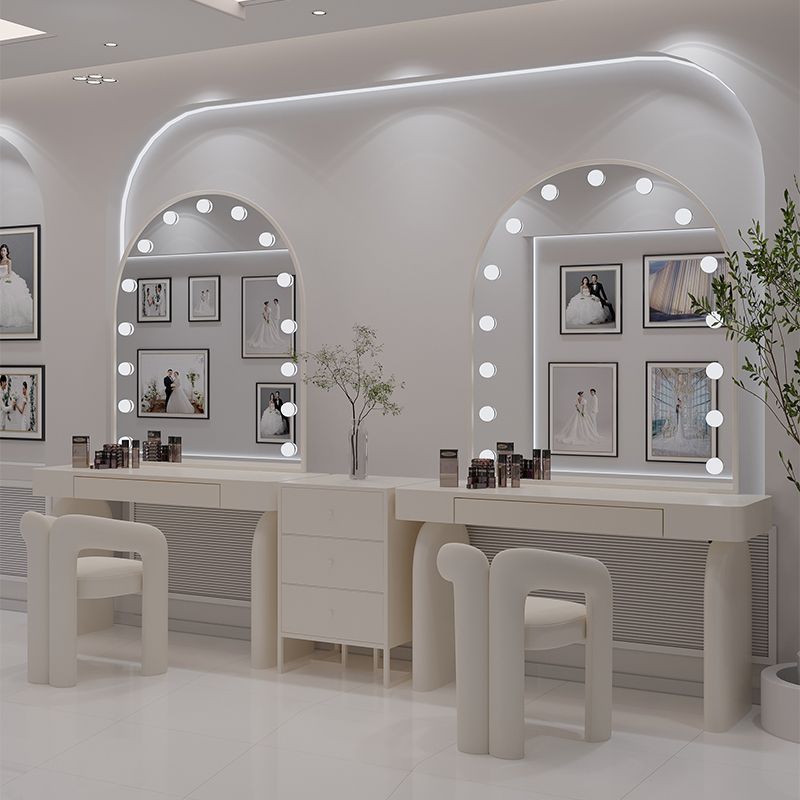 ランプ付きドレッサー　メイクアップアーティスト　メイクアップ - Beauty And Makeup Studio のレビューと価格
