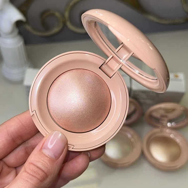 レアビューティー ハイグロス ボディハイライト マットパウダ - Body Shimmer Lotion のレビューと価格