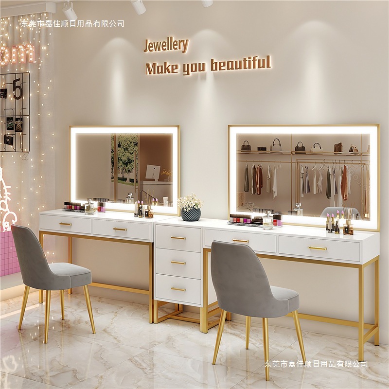 ネイルアートメイクアップアーティストスタジオプロフェッショナ - Beauty And Makeup Studio のレビューと価格